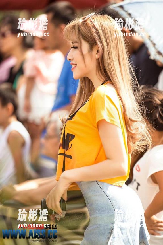 不只是网盘，爱丝给的维修工写真，让人眼睛一亮