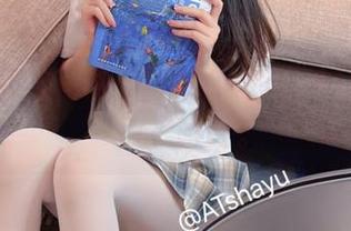 AT鲨又更新了？吉他妹妹的图片让人大吃一惊，哈哈。
