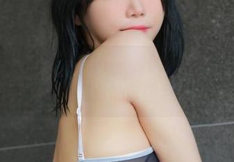 不要错过Addielyn(에디린)的在线特展，三位少女当前感谢你的原图点赞吧！