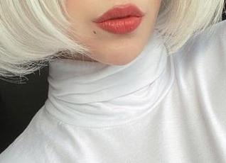 Alina Becker的天使美图，没准正给你逐风打Call！