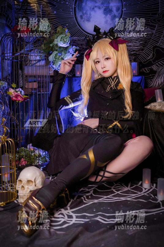 Arty亚缇的写真，孤独摇滚的后藤独，呃，让我好奇的是背后还有什么。