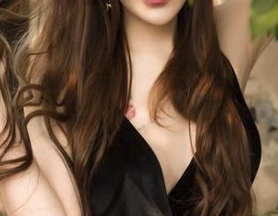 GIRLT果团网 – 看到莫雅淇穿着白裙的写真照片，我只想说，难道还有比这更轻盈的东西吗？