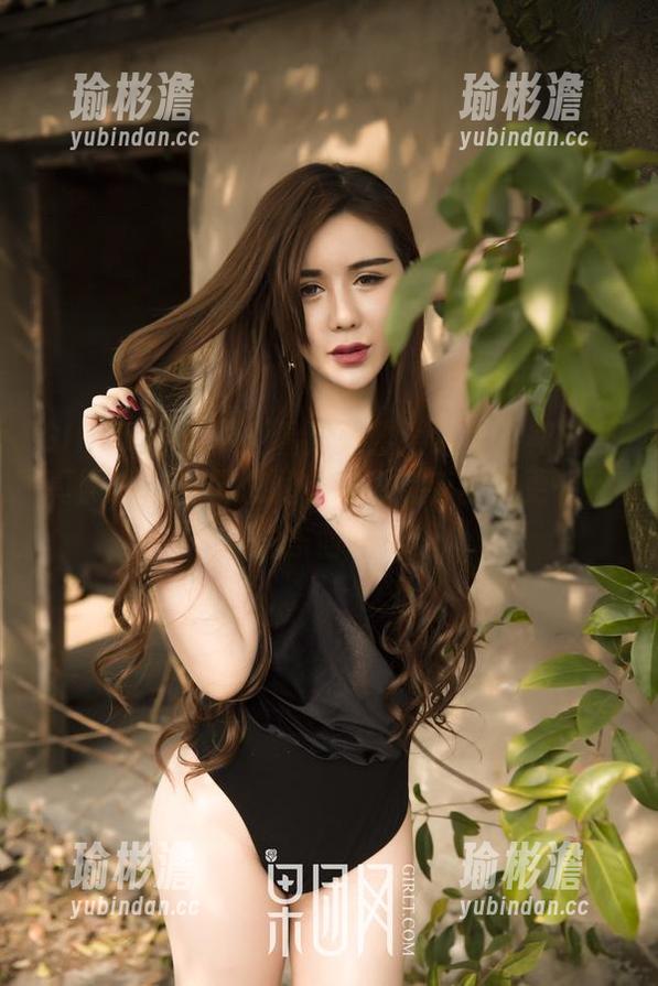 GIRLT果团网 - 看到莫雅淇穿着白裙的写真照片，我只想说，难道还有比这更轻盈的东西吗？