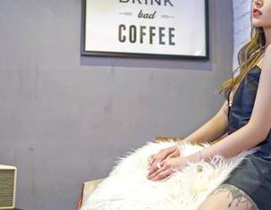 GIRLT果团网 – 黄歆苑穿着职业装，一动就抓人眼球，赶紧下载这个图包吧！