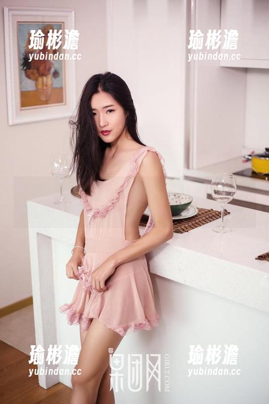 GIRLT果团网 - 私房与天使的交叠，龚玥菲的照片仿佛是在讲述一种无言的魅力。
