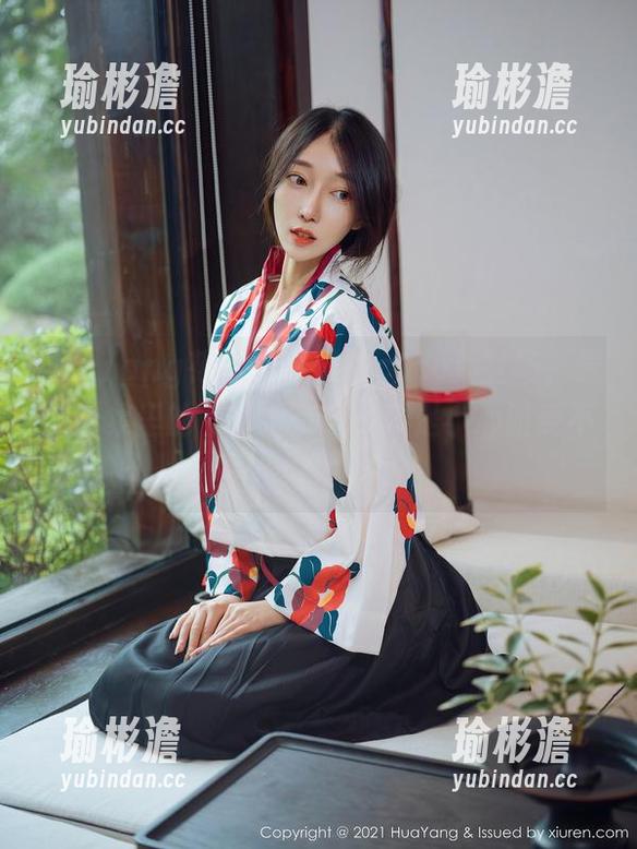 HuaYang花漾 - 赵惟依coco新登场，最新图集里的“御姐”风，真是小心脏受不了。