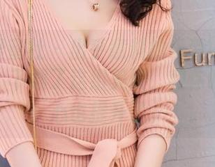 IMiss爱蜜社 – 出乎意料的乐薇Vivi全套厨娘风，下载了这组美照，和你吃饭的信心也提升了。