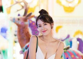 IMiss爱蜜社 – 莉娜lena带来的超无圣光裤里丝合集，难道每条都藏着小心思？
