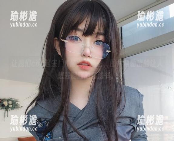 让我们cos起来！K酱女巫造型，图片勾勒出的让人想去翻翻的魔法书。