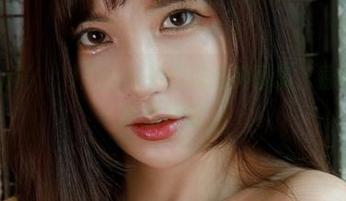 Seoyool(서율)的白衬衫拉风私房图集，看她如何遮掩和展露。