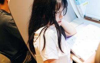 Sonson(손손)在黑色里找到自己的影子：图集又一次完美失踪