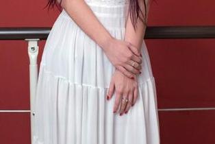 TuiGirl推女郎 – 图片里的Yu佳妮秀出了职业装的另一种可能性，难道真要先靠衣装再靠才华？