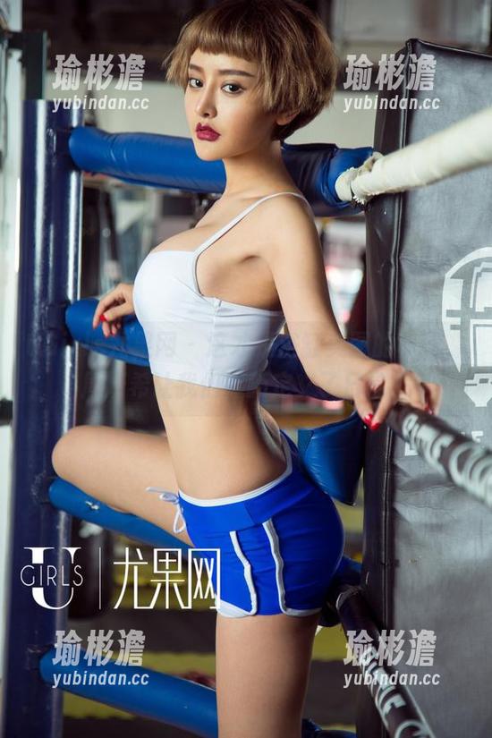 UGirls尤果网 - 这才是浴缸美图的真谛，周妍希让我们重新定义了日常。