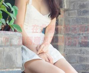 UGirls尤果网 – 在尤娜娜的定制花嫁写真中，找到意想不到的乐趣