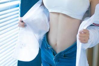 UGirls尤果网 – 校园里的若彤BOOMBOOM私拍，原图比我的作业还真实