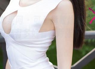 UGirls尤果网 – 可爱指数爆表！萌琪琪的裤里丝到底有多好看？两张下载美图说了算！