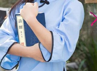 UGirls尤果网 – 萌琪琪的吊带选集：高清版本，注意别被撩到哦！