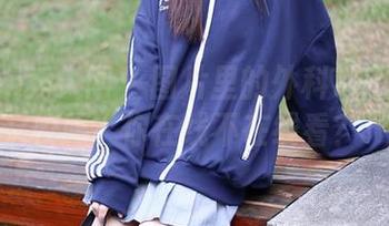 Xiuren秀人网 – 图片里的外科TEL和她的校服，你在线不在线看？