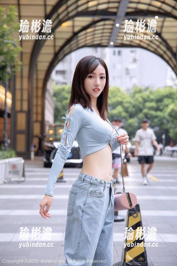Xiuren秀人网 - 哇，尤妮丝的JK风格美图，即使无圣光也依旧能打动我，太俏皮了！