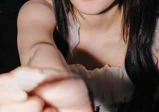 Zia(지아)的最新在线力作：高清内衣版围绕在FateSaber与远坂凛之间，果然吸引。