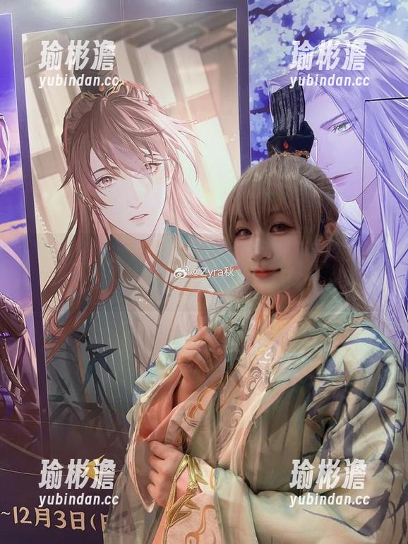 图包里这路易九世的旗袍，难道Zyra秋要痴迷了吗？