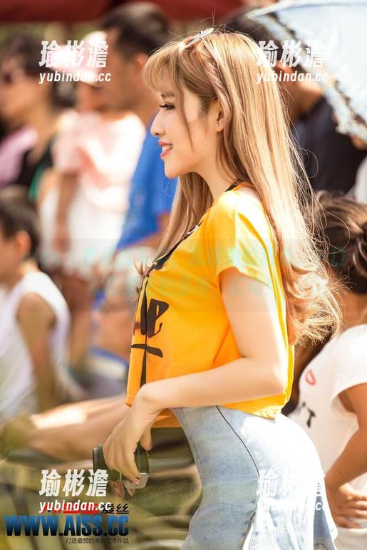 aiss-欣杨 aiss - 欣杨的写真,就像她的甜心,一口就陷进去的那种,哎呦!