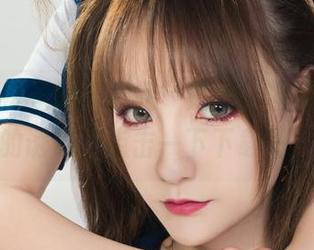 丽柜 – 慕子的“裸足”魅力，图库中隐藏的诱惑，点击一下下载吧！