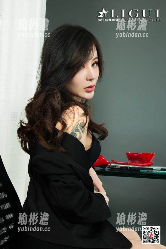 丽柜 - 坦白，我偏爱甜甜的灰丝写真，下载就对了！