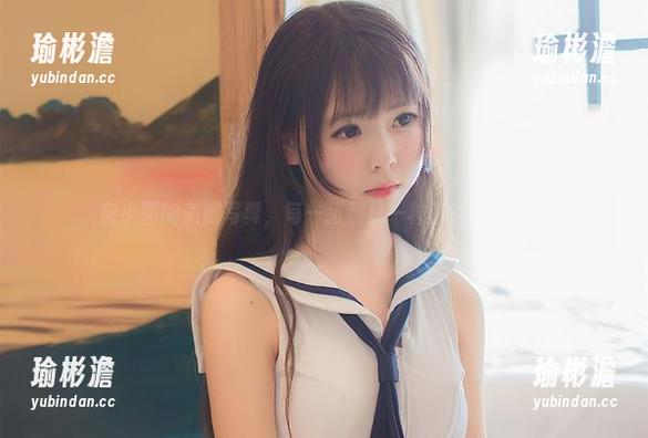 向小圆的美脚写真，每一张都是一种叛逆的诱惑。