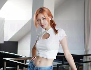 嗲囡囡 – 私拍时间到，陈雅漫VICKY的兔女郎，可爱到让你想捏她的脸！