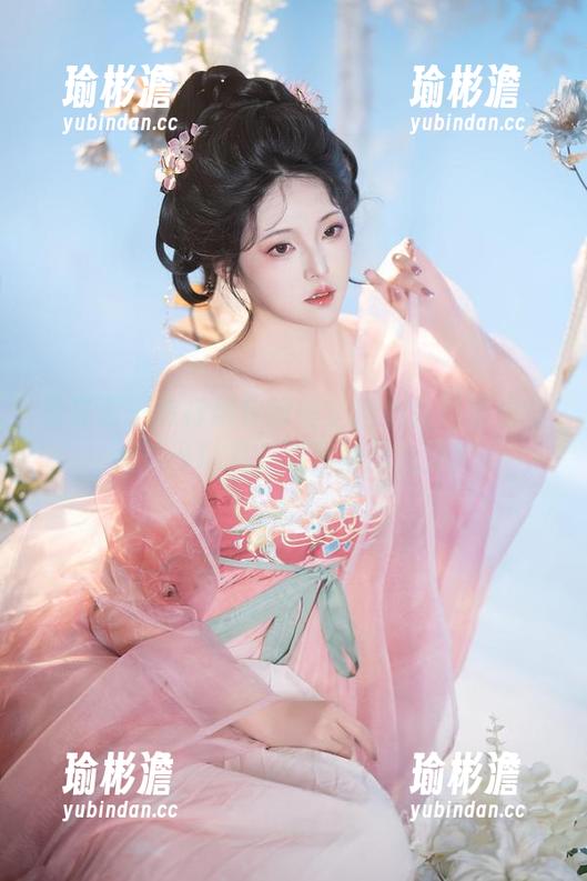 看夏夏子怎样用定制美学把少女图集拍得像动漫场景，画风蹭蹭上涨！