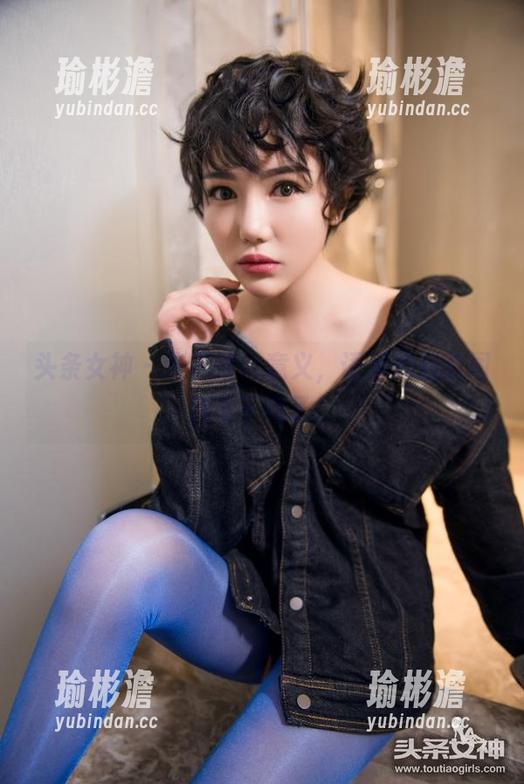 头条女神 - 先不讨论意义，语溪的居家图包该下载了。