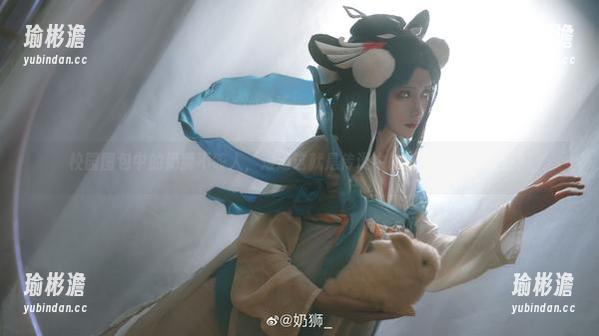 奶狮不咬人 校园图包中的奶狮不咬人,难道这就是传说中的好看与智慧并存?