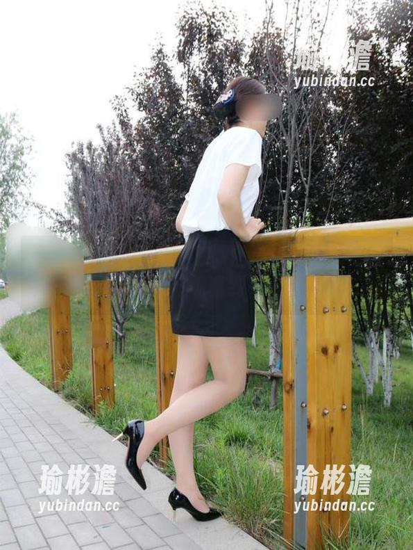 微密圈 - 家有水墨老师精选去玩滑板的女友，背影优雅到不行！
