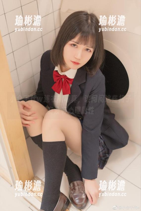 小仓千代w 小仓千代w连衣裙写真,该问问这些裙子有没有心理属性