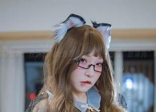 小泉学姐吖：校服图片大合集，来看看校园的“扮演秀”吧！