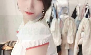 微密圈 – 小玉吃果冻的白色蕾丝镂空最新写真集，可别让它把你迷得晕头转向。