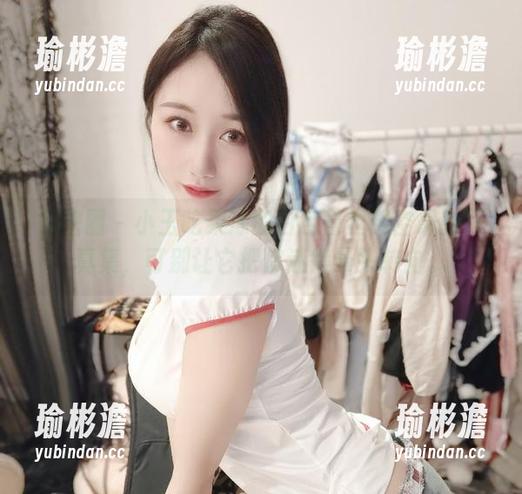 微密圈 - 小玉吃果冻的白色蕾丝镂空最新写真集，可别让它把你迷得晕头转向。