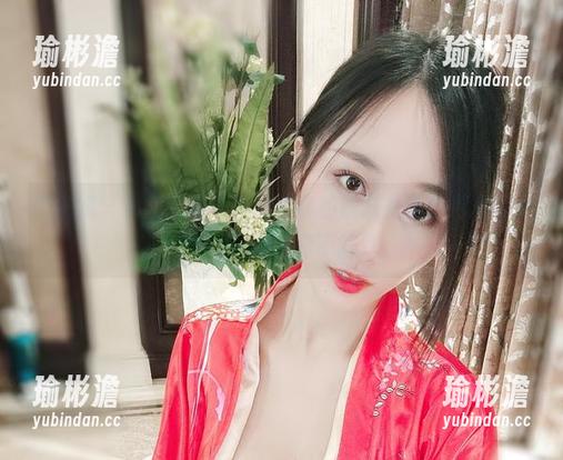 微密圈 - 小玉吃果冻，难道你的肌肤是用牛奶洗出来的？这图包资源不简单。
