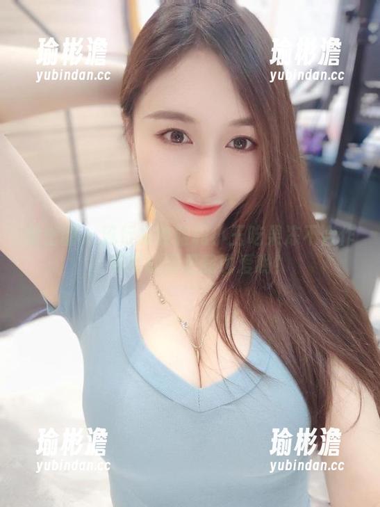 微密圈 - 流行的校服和小玉吃果冻不合作，免费的图包我也爱哟！