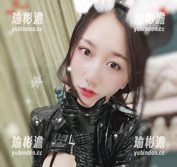微密圈 - 小玉吃果冻的“学妹”，下载请谨慎，或许会犯迷糊哦！
