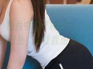 尤蜜荟 – 图片中的严利娅Yuliya，温柔得恰到好处，总让我想多想几秒。