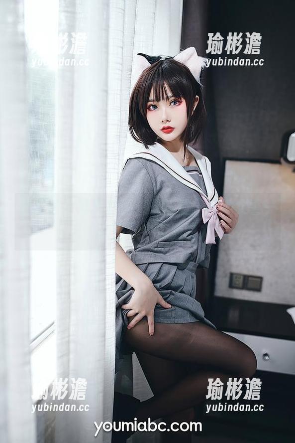 尤蜜荟 - 写真套图：夏玲蔓，战地女警—在“和平”中流淌的力量