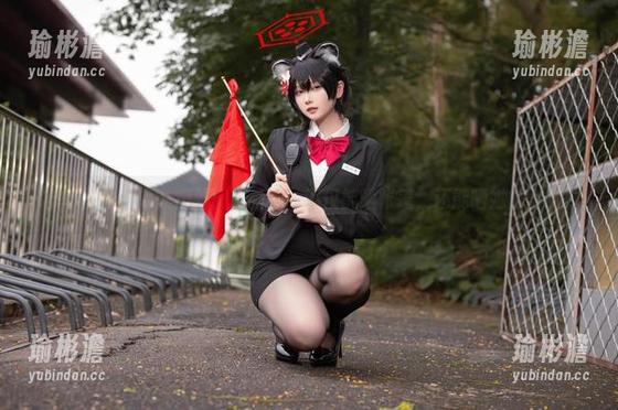 屿鱼yukako在户外：最新cos不仅能晒帐篷，还能晒她的幽默！