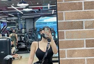 微密圈 – 左公子666第3版私房原图，细节里藏着不那么严肃的幽默，想参观一下吗？