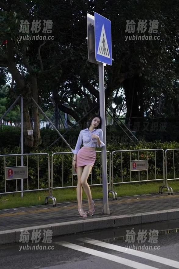 微密圈 - 高清泳池图册：徐珺大哥又把波光镜头下的自己变得如此自然