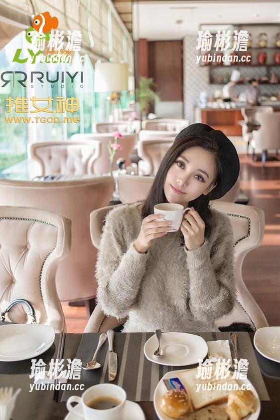 推女神 - 看啊，Luvian本能的短裙图片分享，每张好像都能给人换一种心情！