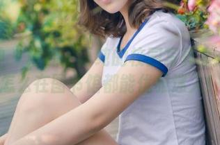 推女神 – 精选王语纯的校园写真集：教你怎么在图书馆都能优雅迷人！