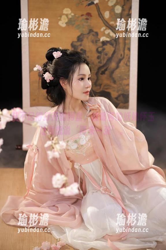 从不记得打开的网盘，桃暖酱的妖娆怀玉让我想说‘再来一张’。