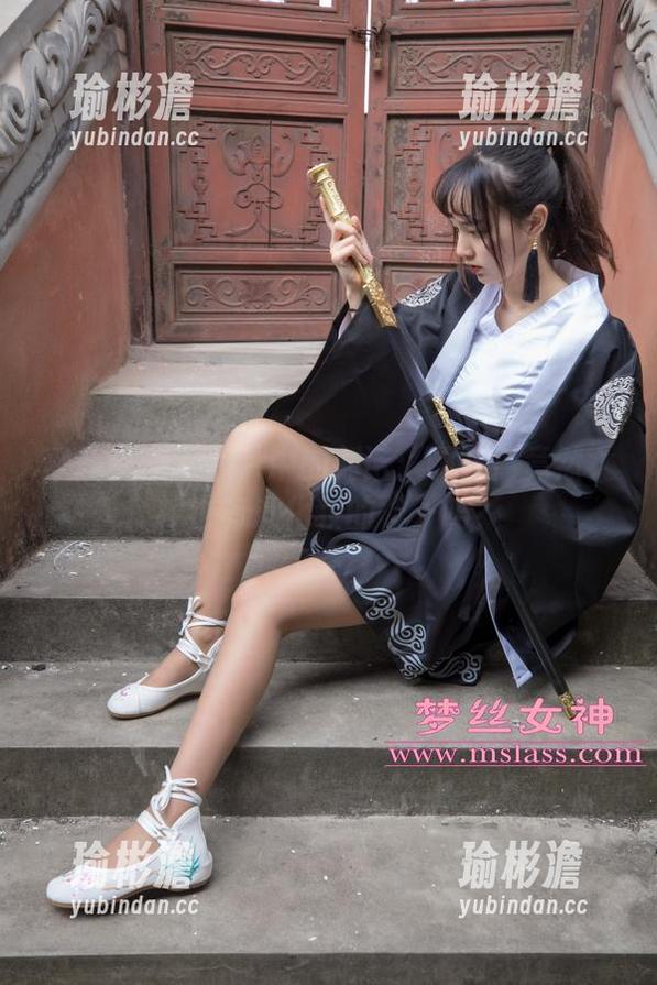 梦丝女神 - 照片中的刘诺：啊呸！竟然女神也有没化妆的样子吗？